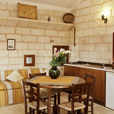 ホテル Masseria Costarella メレンドゥーニョ